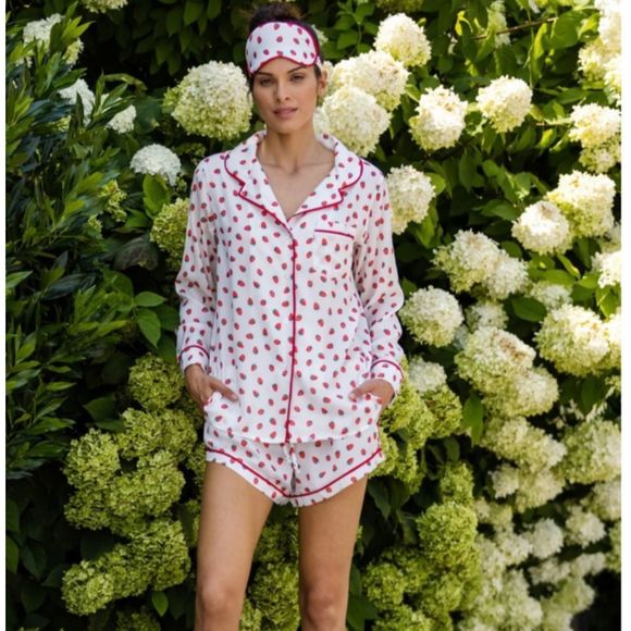 NWT/Bag Revolve Plush Silk PJ Set With Eye Mask White Red Strawberries SIZE: S - Picture 4 of 6